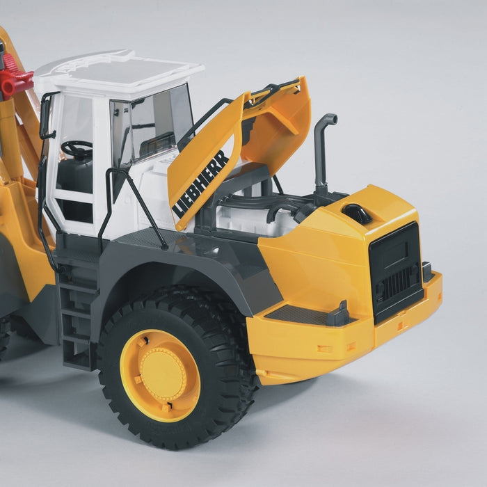 Bruder Liebherr Articulated Road Loader L574