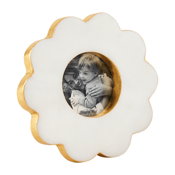 Mud Pie Circle Scallop Marble Frame