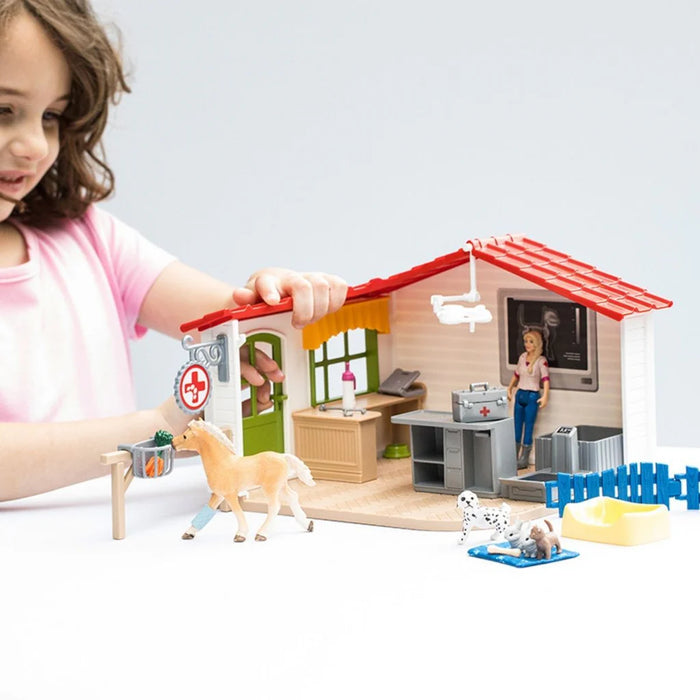 Schleich Horse Club Veterinarian with Pets