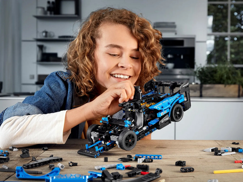Lego Technic McLaren Senna GTR