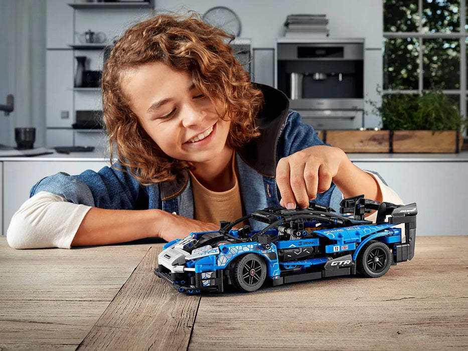 Lego Technic McLaren Senna GTR