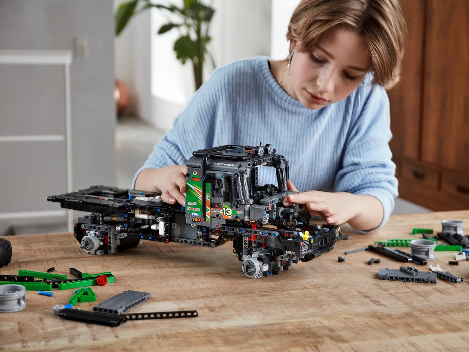 Lego Technic 4x4 Mercedes-Benz Zetros Trial Truck